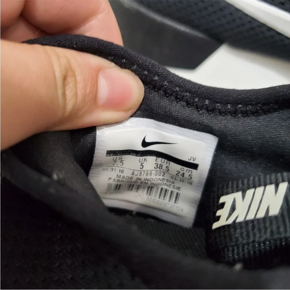 Nike Ashin Black/White Running Sneakers Size 7.5 - Picture 6 of 6